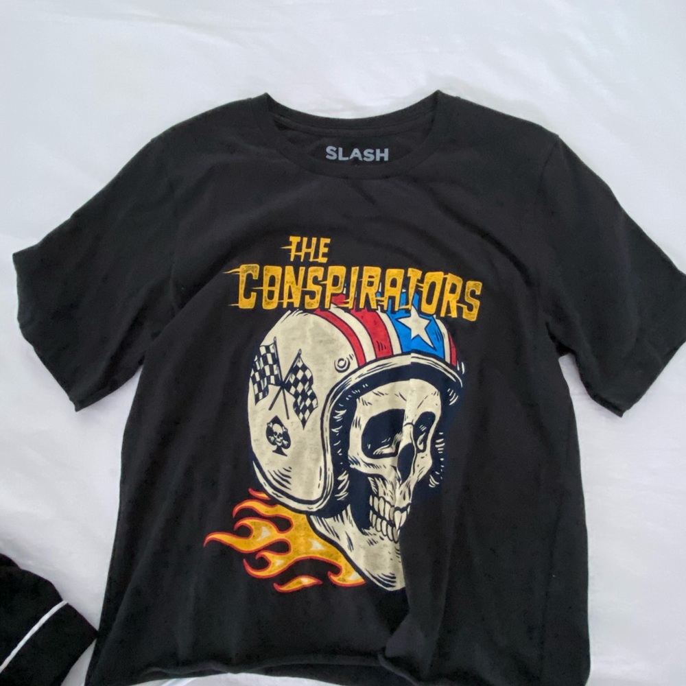 Graphic tee